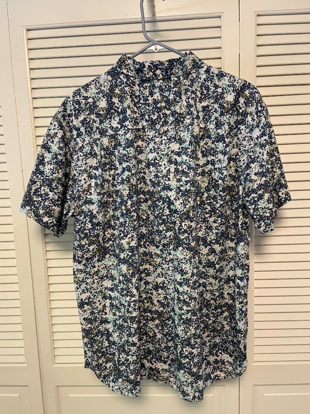 Men’s Sports Shirt XL - Picture 5 of 9